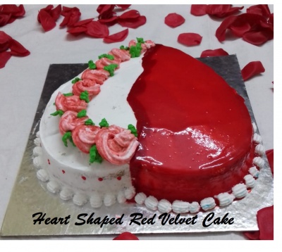 Red Velvet Cake Heart Shaped 1 Pound purely Home made buy in kolkata on christmas